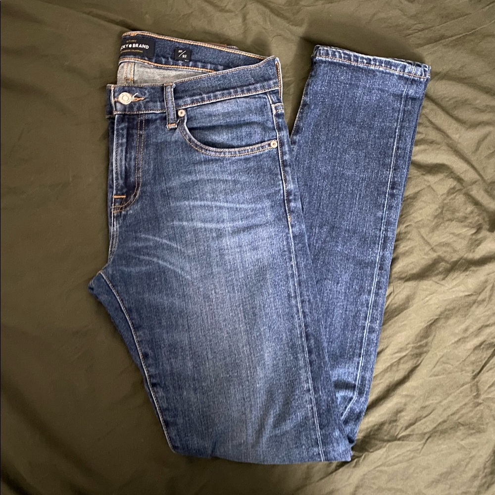 Lucky Brand 110 skinny jeans. Size 30x32